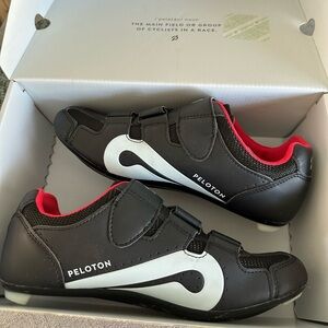 Peloton Women’s Cycling shoes 🚴🏽‍♀️